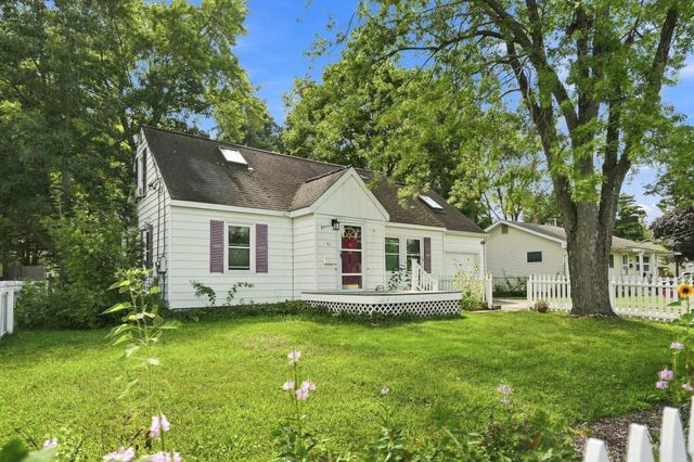 47 McIntosh Avenue, South Burlington, VT 05403