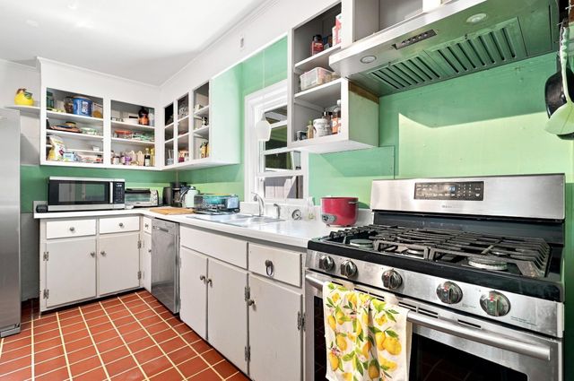 47 McIntosh Avenue, South Burlington, VT 05403