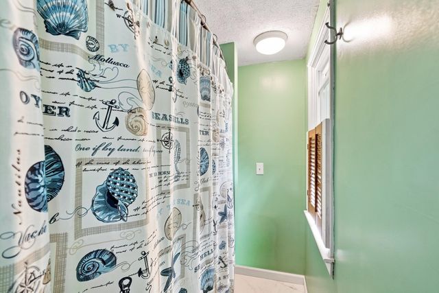 47 McIntosh Avenue, South Burlington, VT 05403