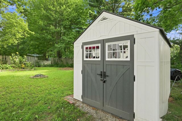 47 McIntosh Avenue, South Burlington, VT 05403