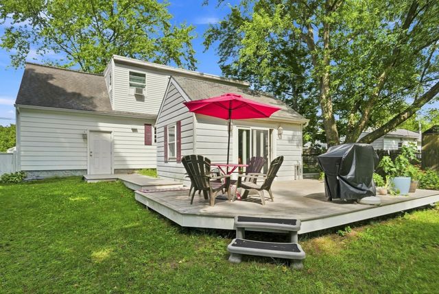 47 McIntosh Avenue, South Burlington, VT 05403