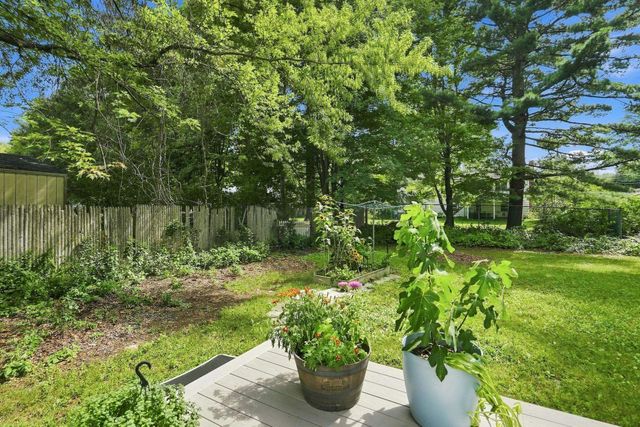 47 McIntosh Avenue, South Burlington, VT 05403
