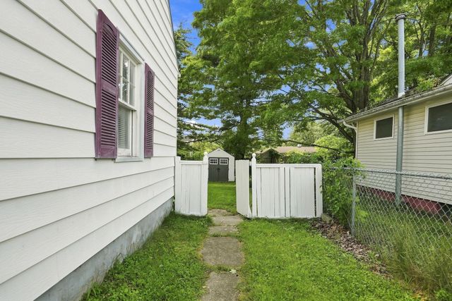 47 McIntosh Avenue, South Burlington, VT 05403