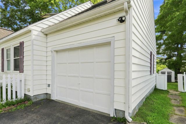 47 McIntosh Avenue, South Burlington, VT 05403