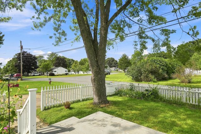 47 McIntosh Avenue, South Burlington, VT 05403