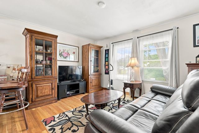 47 McIntosh Avenue, South Burlington, VT 05403