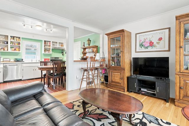 47 McIntosh Avenue, South Burlington, VT 05403