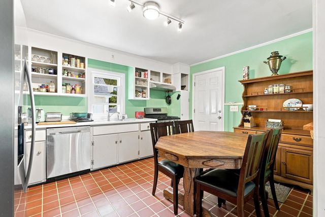 47 McIntosh Avenue, South Burlington, VT 05403