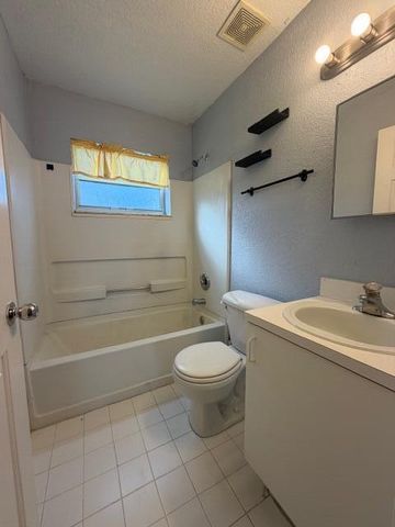 3282 NW 75th Way, Hollywood, FL 33024