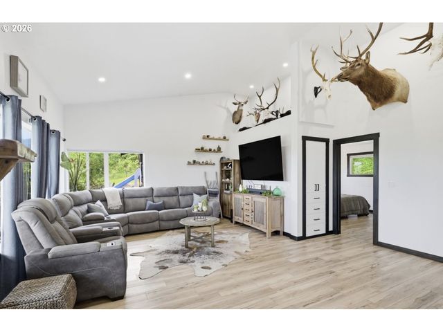 33192 WILKINS Rd, Eugene, OR 97408