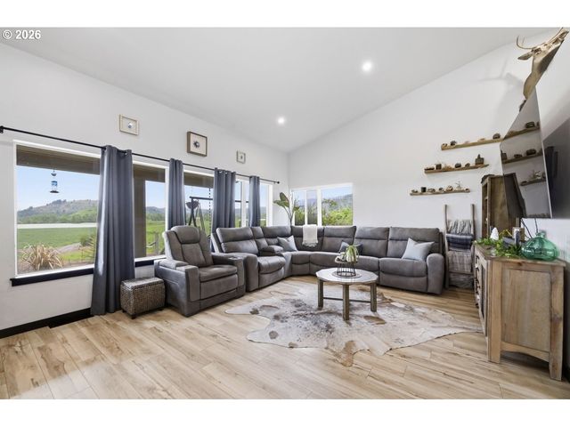 33192 WILKINS Rd, Eugene, OR 97408