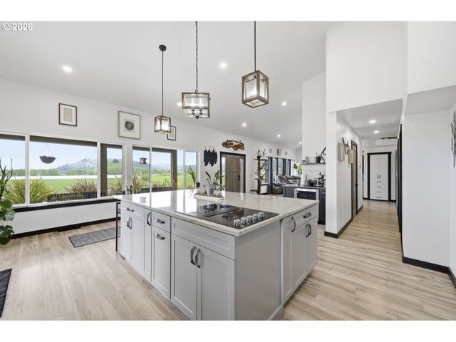 33192 WILKINS Rd, Eugene, OR 97408