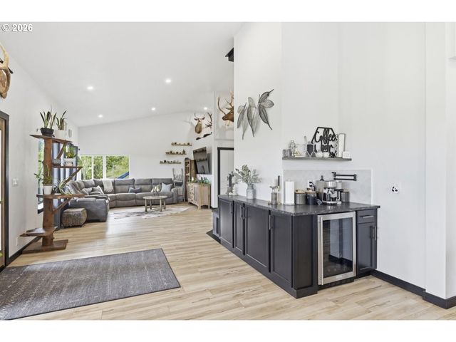33192 WILKINS Rd, Eugene, OR 97408