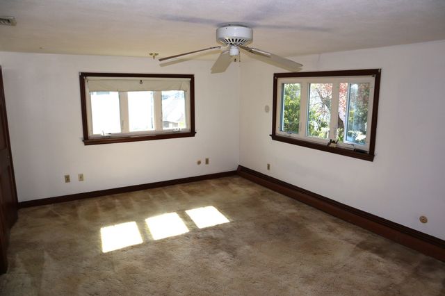 22 Pitcairn St, Revere, MA 02151