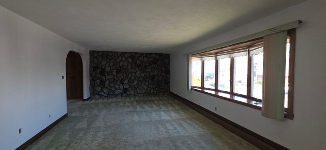 22 Pitcairn St, Revere, MA 02151