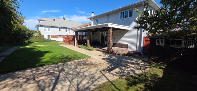 22 Pitcairn St, Revere, MA 02151