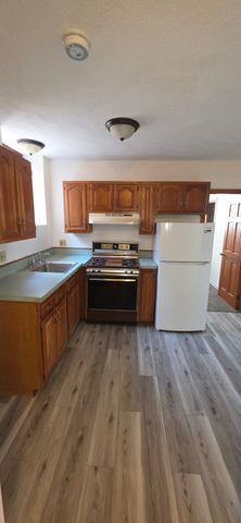 22 Pitcairn St, Revere, MA 02151