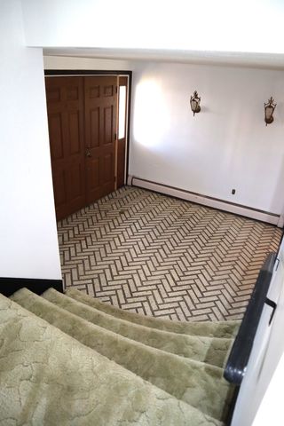 22 Pitcairn St, Revere, MA 02151