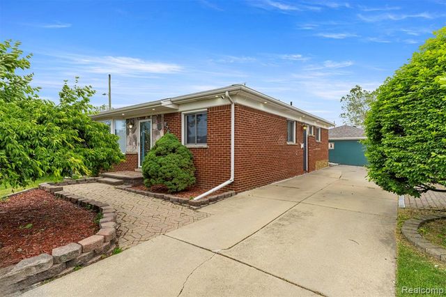 8786 N Evangeline Street, Dearborn Heights, MI 48127