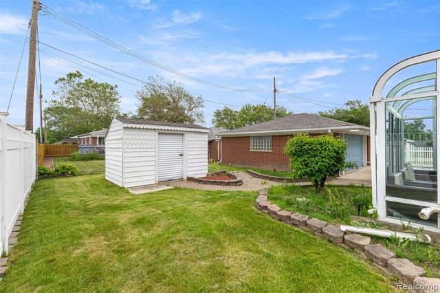 8786 N Evangeline Street, Dearborn Heights, MI 48127