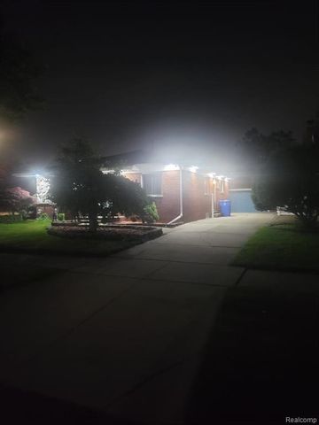 8786 N Evangeline Street, Dearborn Heights, MI 48127