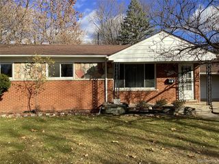 23460 N Stockton Avenue, Farmington Hills, MI 48336