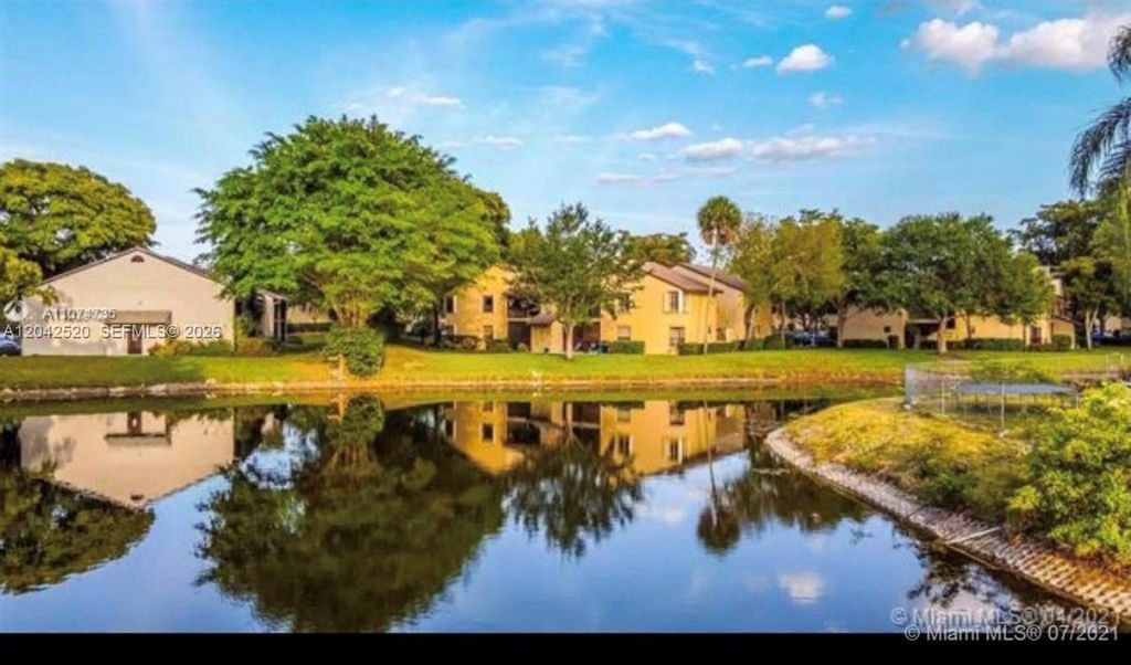 3833 Cocoplum Cir 3593, Coconut Creek, FL 33063