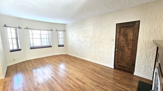 410 N Raynor Avenue 1W, Joliet, IL 60435