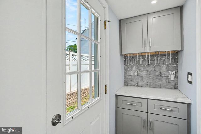 210 E 11TH AVE, Conshohocken, PA 19428