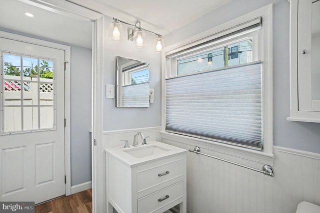 210 E 11TH AVE, Conshohocken, PA 19428