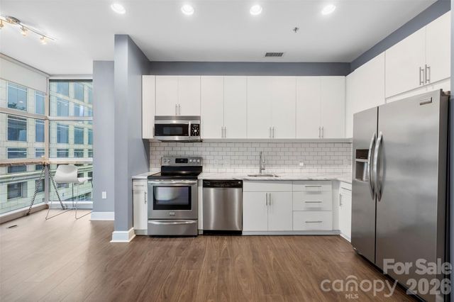 333 W Trade Street 500, Charlotte, NC 28202