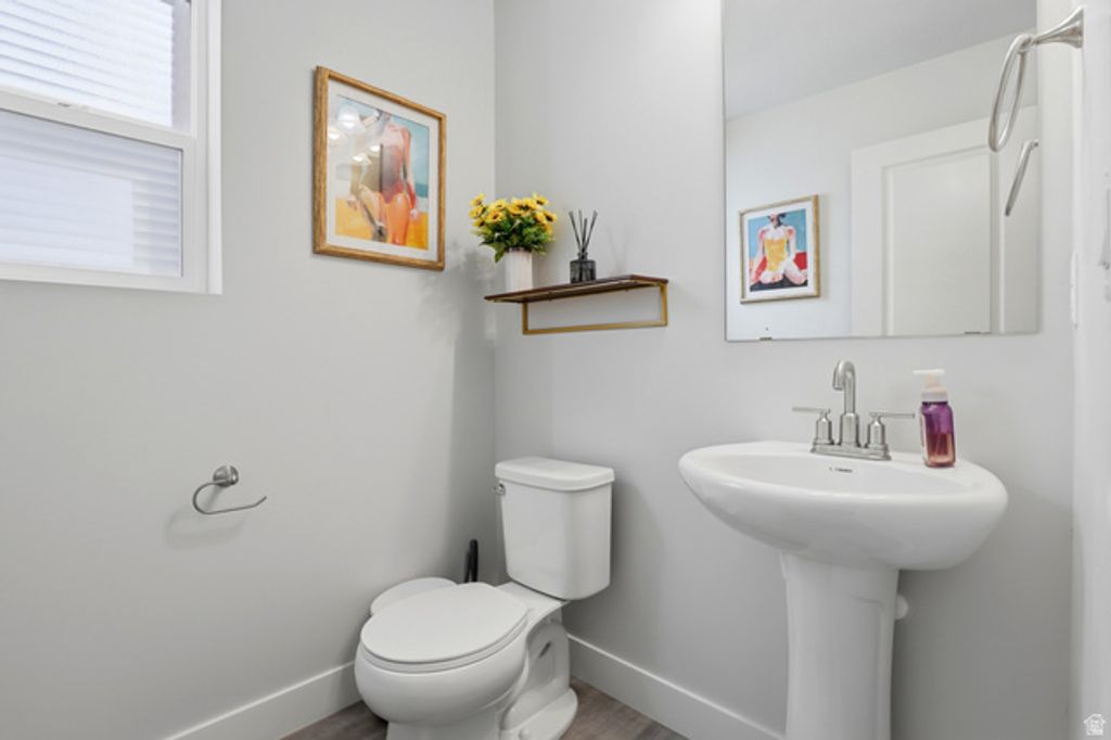 Image 16 of property listing at 71 N MORNING VIEW DR, Saratoga Springs, UT 84045