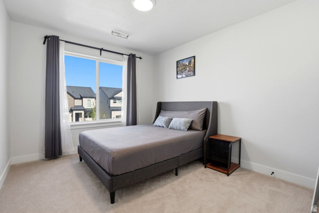 Image 24 of property listing at 71 N MORNING VIEW DR, Saratoga Springs, UT 84045