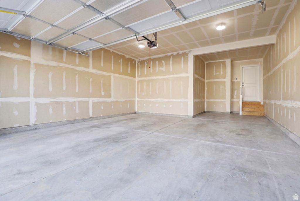 Image 29 of property listing at 71 N MORNING VIEW DR, Saratoga Springs, UT 84045