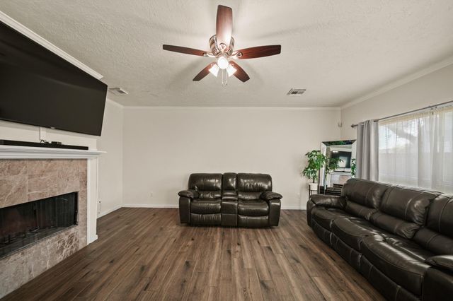 3530 Chatwood, Pearland, TX 77584