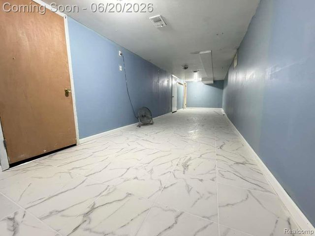8307 S Essex Avenue, Warren, MI 48089