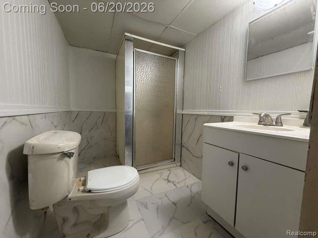 8307 S Essex Avenue, Warren, MI 48089