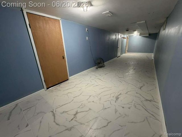 8307 S Essex Avenue, Warren, MI 48089