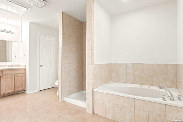 438 CRESTHILL RD, San Antonio, TX 78220