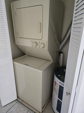 8547 NW 12th Street, Fort Lauderdale, FL 33322