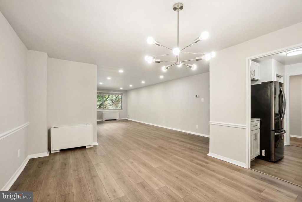 Image 23 of property listing at 1900 LYTTONSVILLE RD #216, Silver Spring, MD 20910