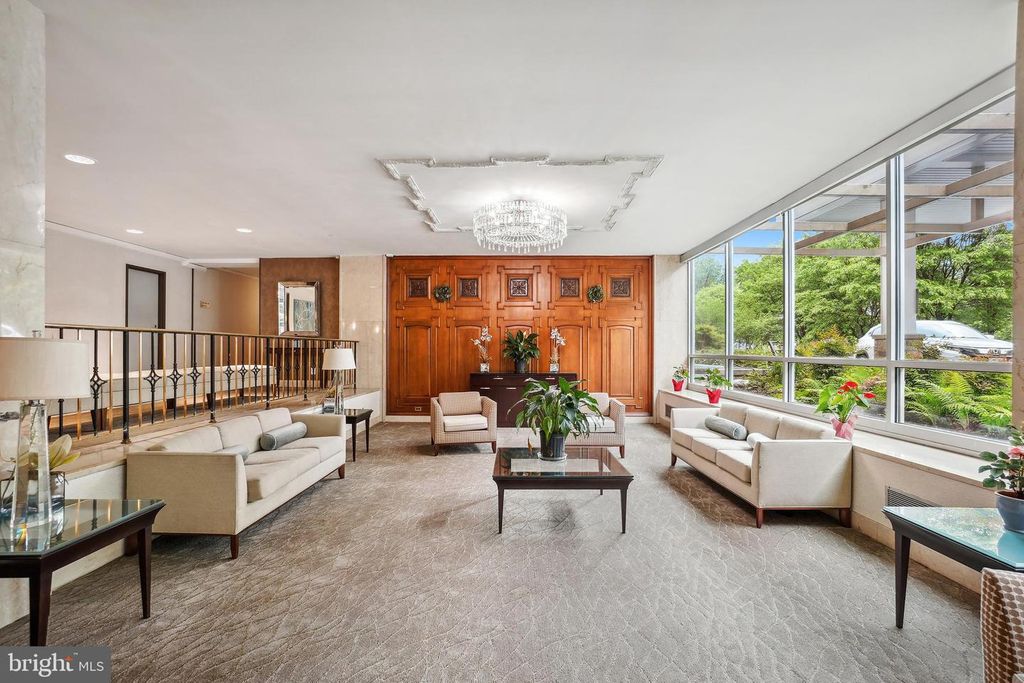Image 3 of property listing at 1900 LYTTONSVILLE RD #216, Silver Spring, MD 20910
