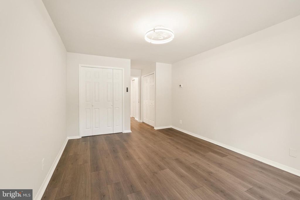 Image 33 of property listing at 1900 LYTTONSVILLE RD #216, Silver Spring, MD 20910