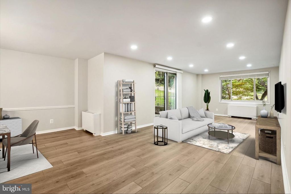Image 6 of property listing at 1900 LYTTONSVILLE RD #216, Silver Spring, MD 20910
