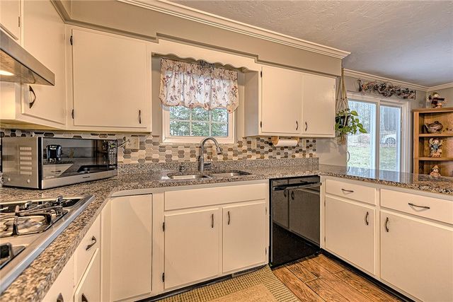 1212 Mountain View Drive, Unity Twp, PA 15601
