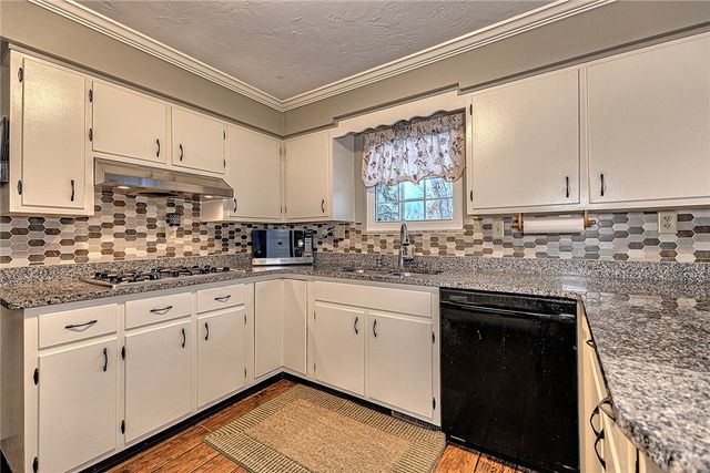1212 Mountain View Drive, Unity Twp, PA 15601