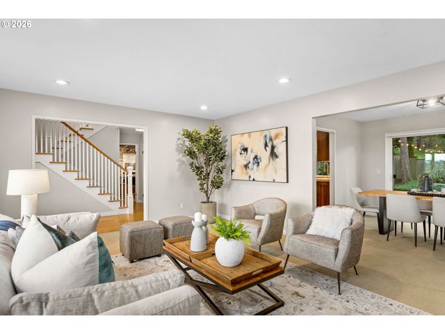 3 HOTSPUR St, Lake Oswego, OR 97035