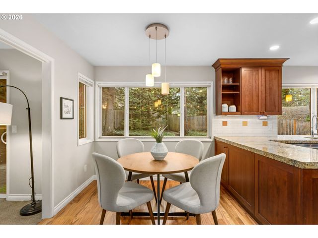 3 HOTSPUR St, Lake Oswego, OR 97035
