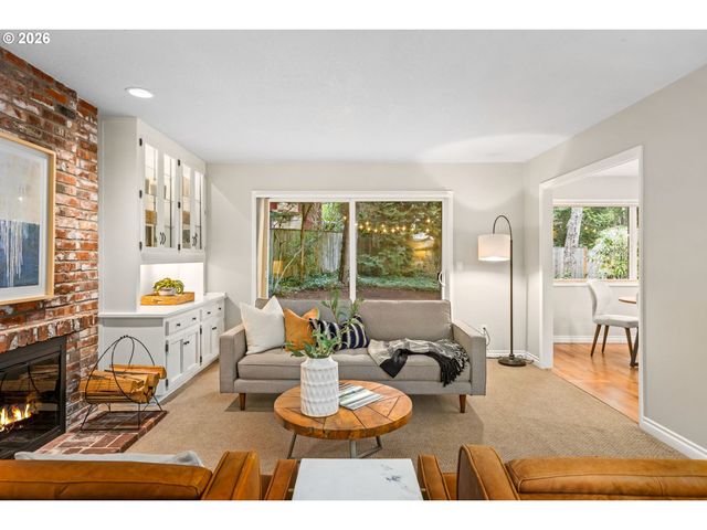 3 HOTSPUR St, Lake Oswego, OR 97035