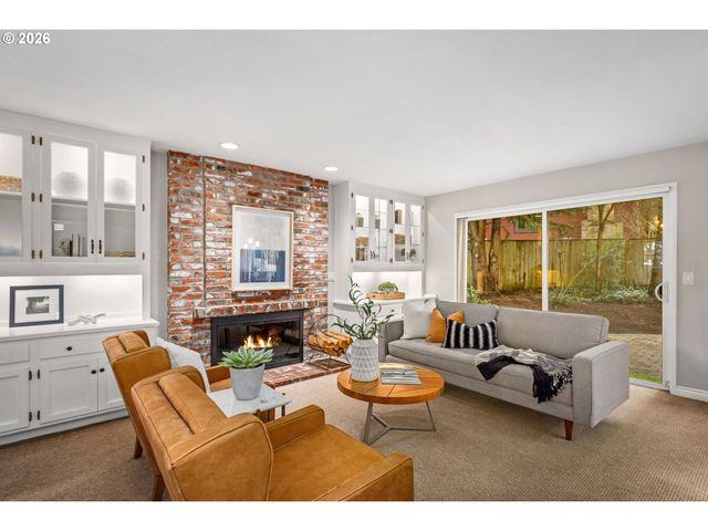 3 HOTSPUR St, Lake Oswego, OR 97035